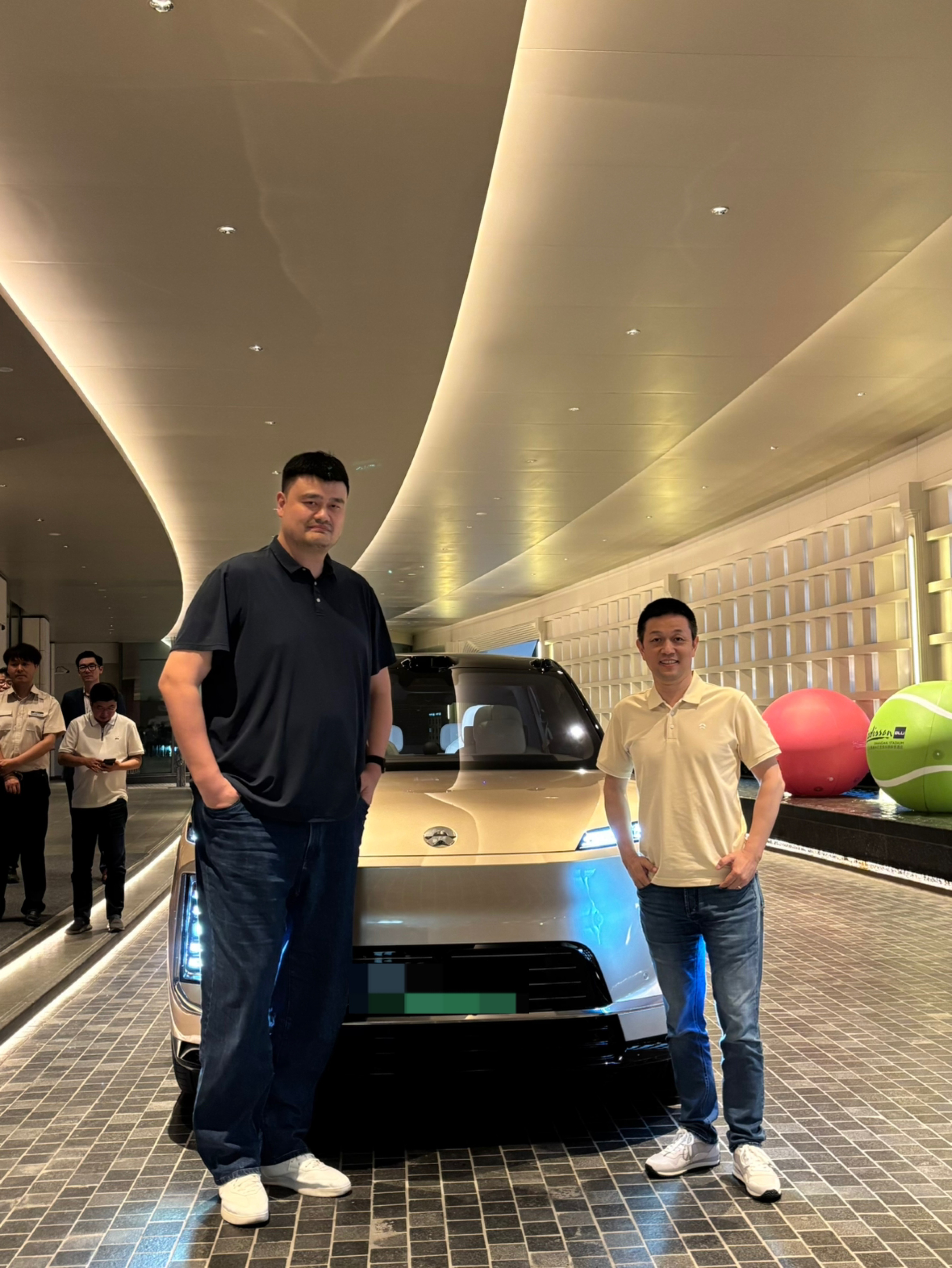 蔚来ES9上市发布会的时候，最厉害的一点是什么？也讲产品，也夸参数，但更讲情怀与