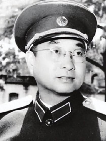 1952年寒冬，49岁的陈赓大将裹着军大衣，突然对围炉烤火的家人蹦出一句扎心话：