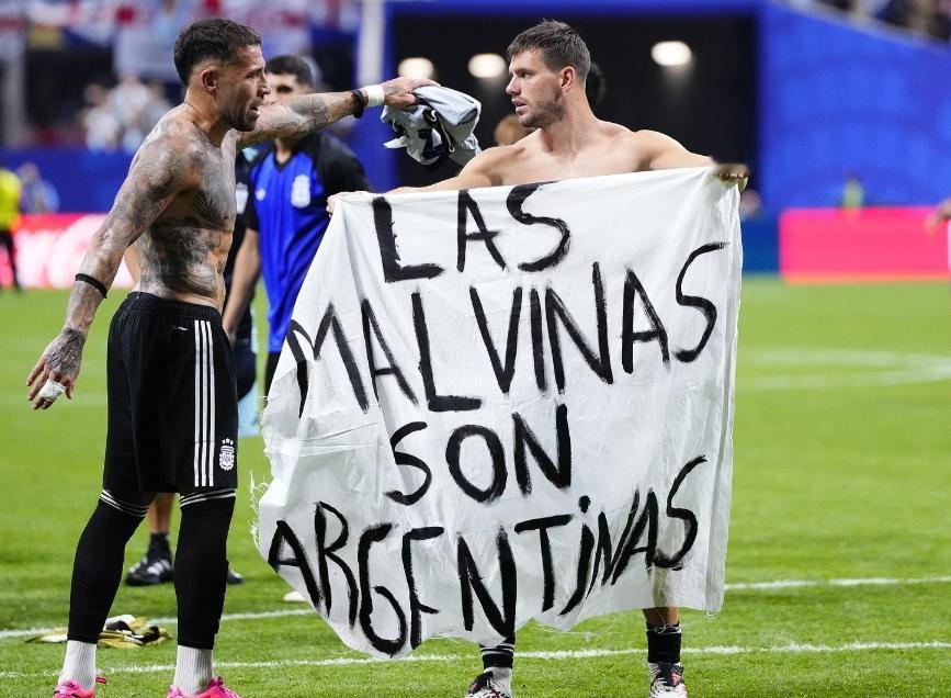 最坏取消成绩？FIFA正在调查阿根廷。原因是和英格兰赛后，阿根廷球员举起了马