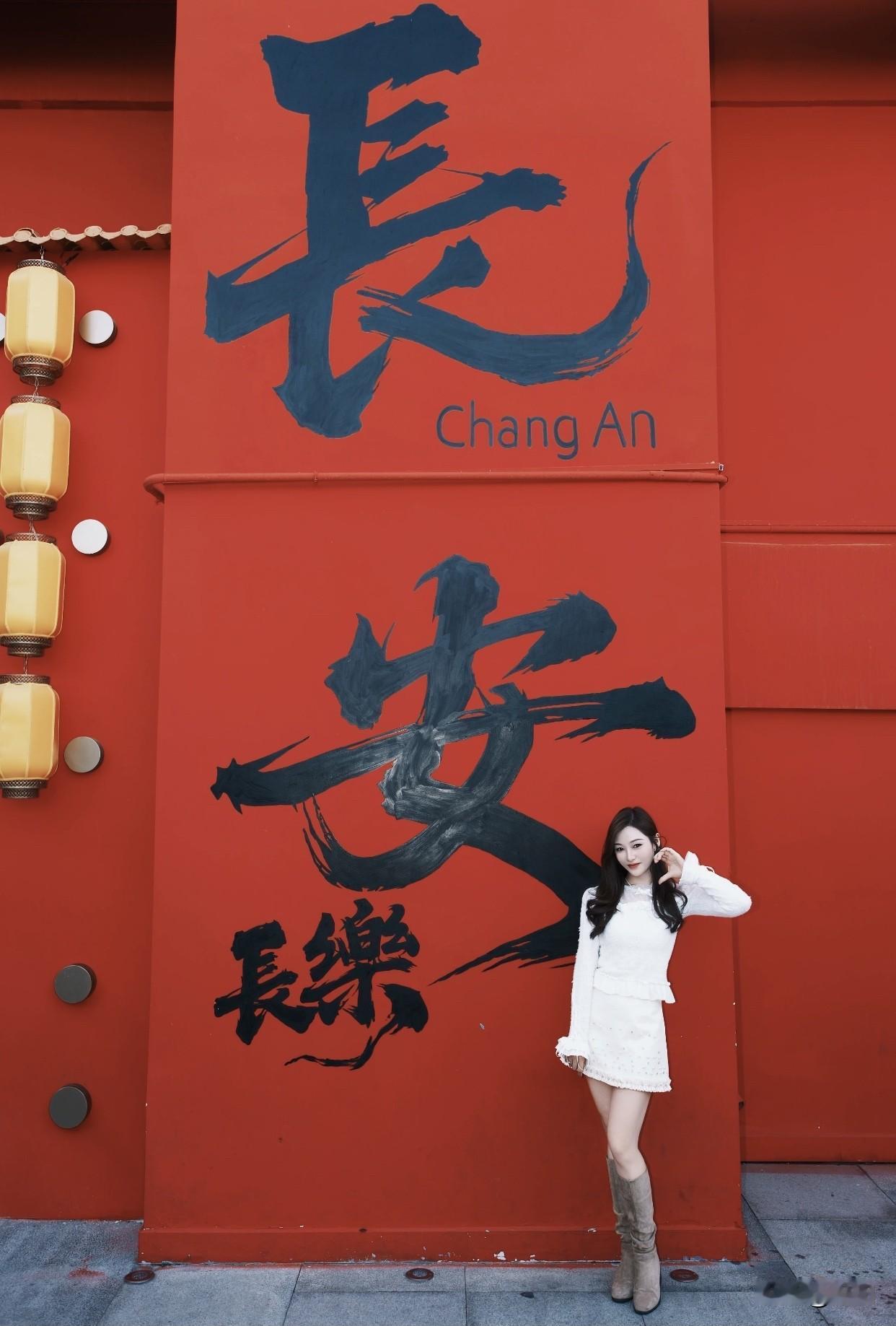 分享卓越的优雅女性注重“状态”，不装嫩不刻意。如今流行的“静奢”风，