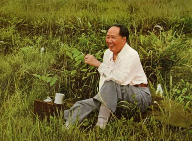 1951年，为了安慰毛主席的丧子之痛，中央安排他在石家庄进行休养，但很多人不知道
