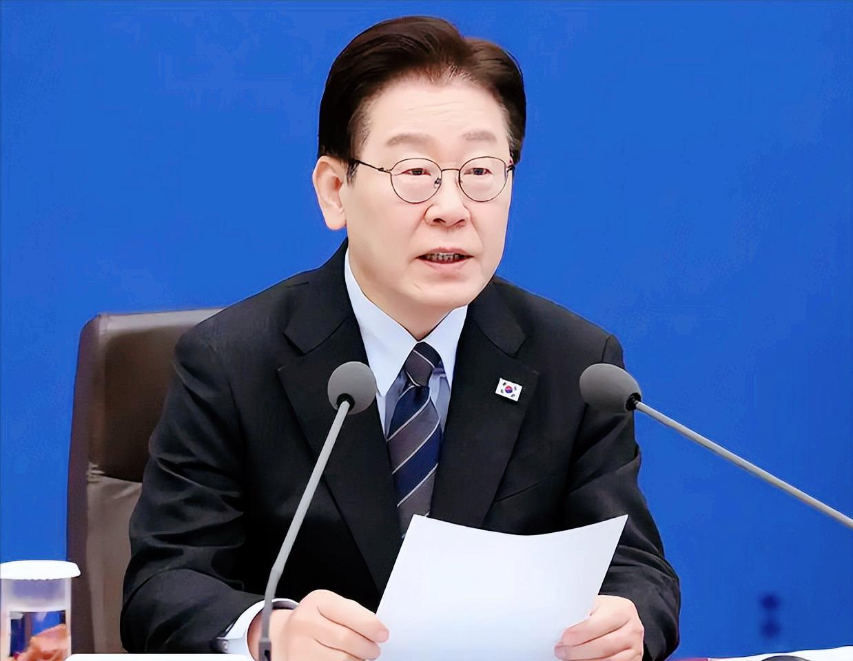 闹了好几个月的朝韩无人机越界风波迎来了大反转，韩国总统李在明当着全国的面公开向朝