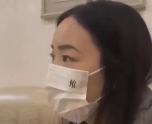 “扶弟魔的下场”女子要出资给弟弟买婚房，丈夫拒绝后，女子果断离婚，并用离