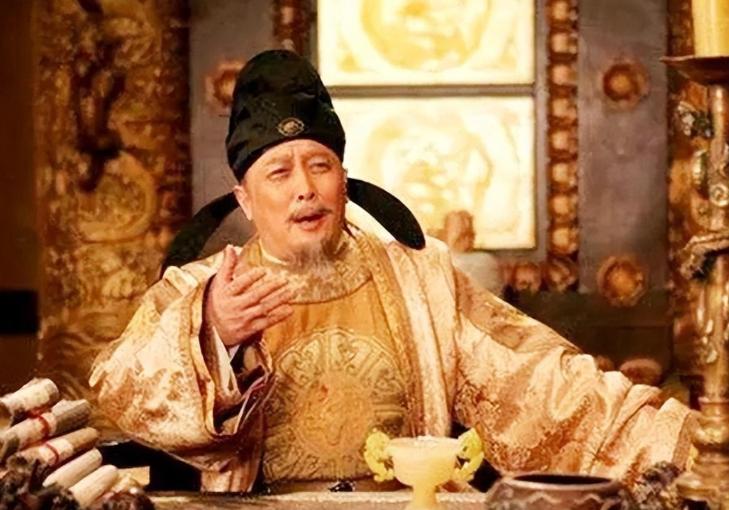 639年，李世民突然问老将尉迟敬德：“朕听说你想造反，是真是假？”满朝文武都