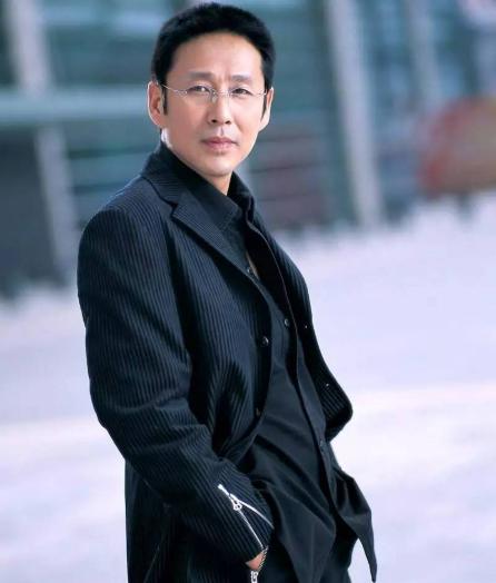 陈道明醍醐灌顶的一句话：“男人最傻的事，就是今天请这个朋友喝酒，