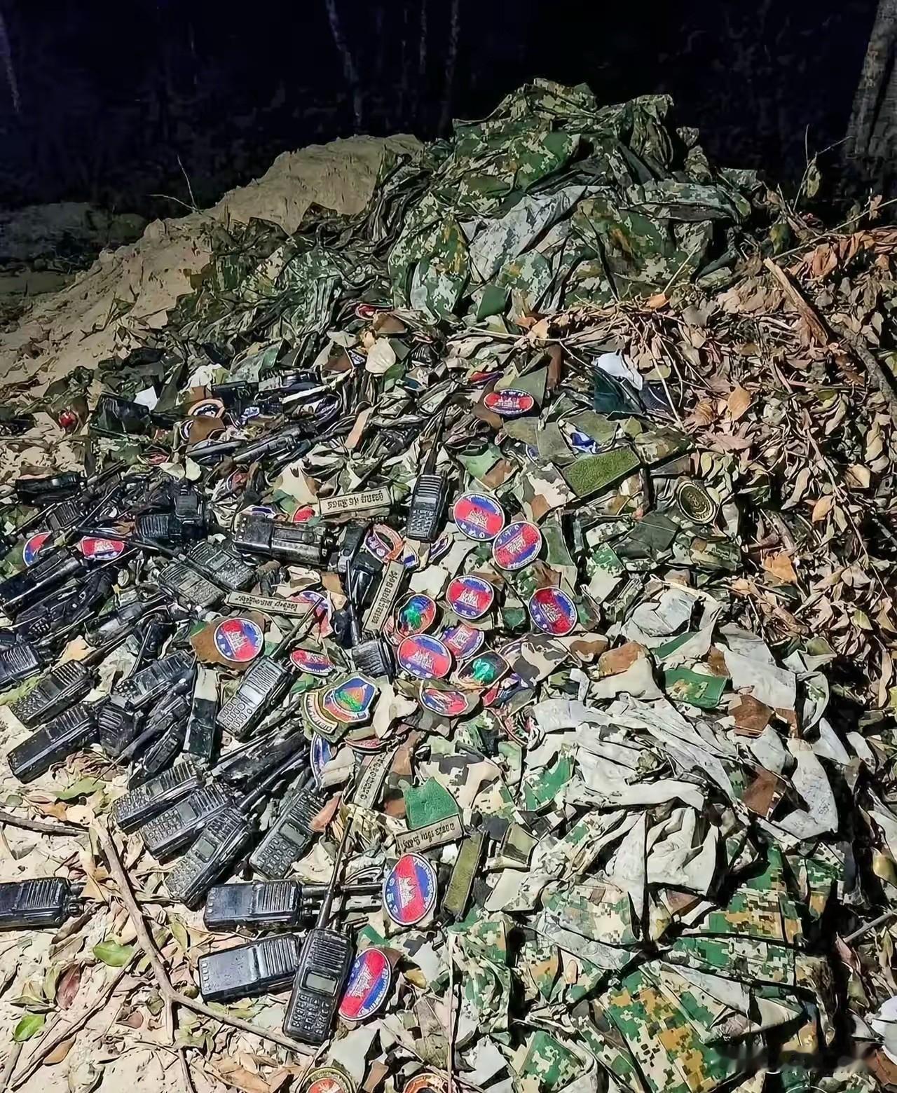 泰国军方公布冲突战果，摧毁柬埔寨51个电诈园区等设施，打死221人泰柬边境打