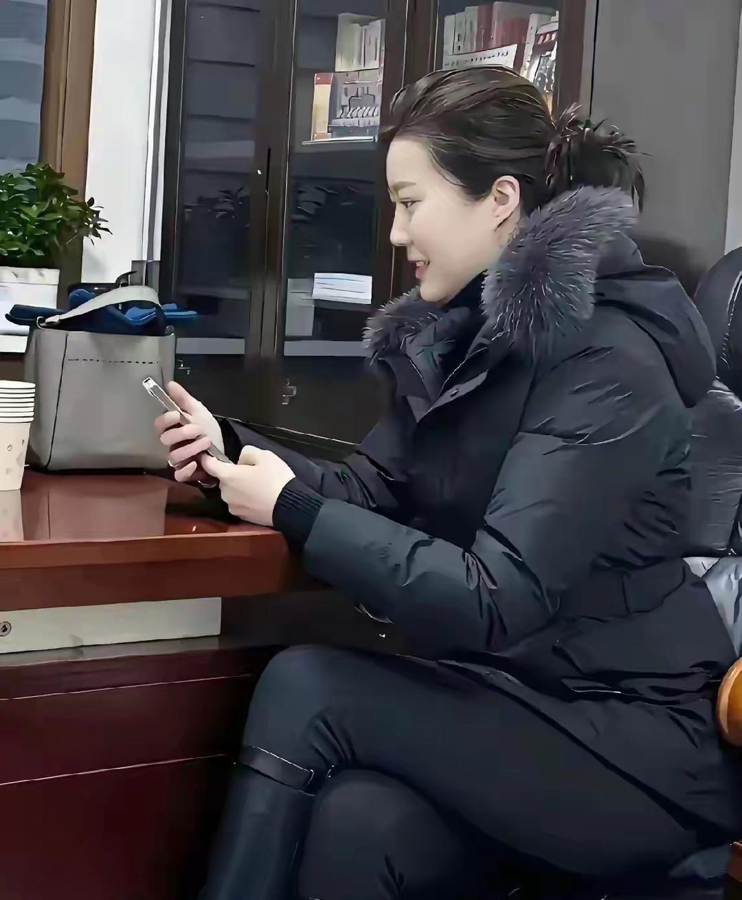 这个高个子美女，要‌﻿‎是‌﻿﻿没⁠⁠‍个一两百‌万的‌存款，自‍⁠己又没﻿‌‎