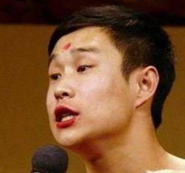 有一次，章子怡毫不客气地怒怼小沈阳：“没赵本山谁认得你？”然而，紧接着小沈阳的回