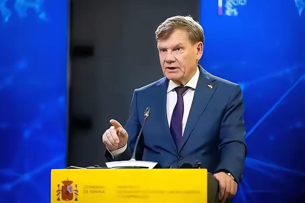 德国外长瓦德富尔因为在台湾问题上干涉中国内政，推迟让他访问中国，后虽然改变了立场