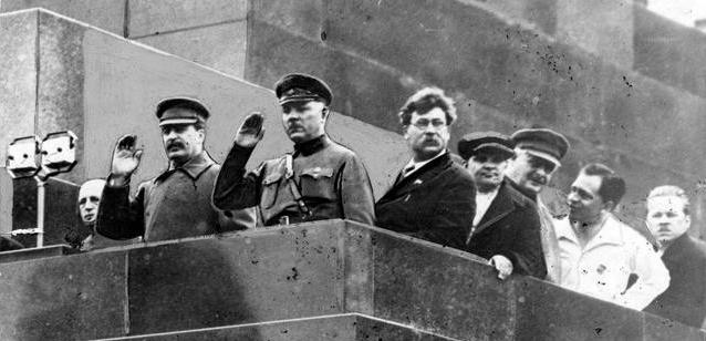 斯大林的大清洗其实有着明确的清洗脉络和禁忌！在苏联历史上，斯大林主导的那场大