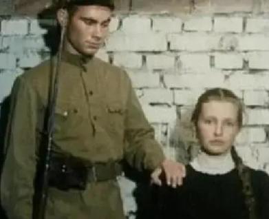 1918年，列宁遭遇刺杀，女刺客卡普兰对着他连开了三枪，很快杀手便被抓捕，而这个