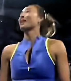 郑钦文因病退出迪拜1000赛，虽有遗憾，但完全理解。复出归来不易，连续作战更需