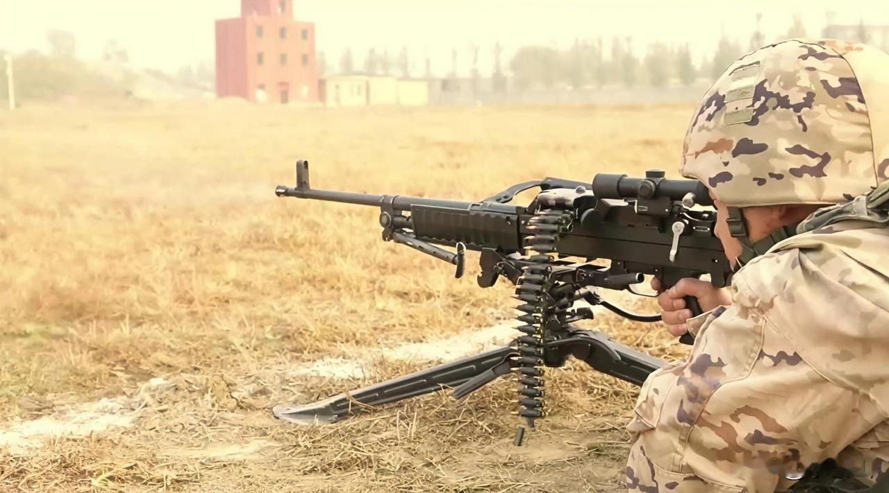 或许很多人都知道精准步枪，却鲜有人知我军曾经有一款堪称“精准机枪”的通用机枪，它