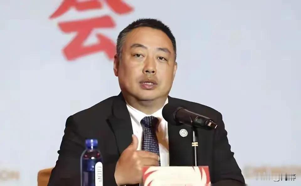 拒绝谣言！还刘国梁以清白。刘国梁在中缅边境口岸被捕，警方在其北京的豪宅内搜出