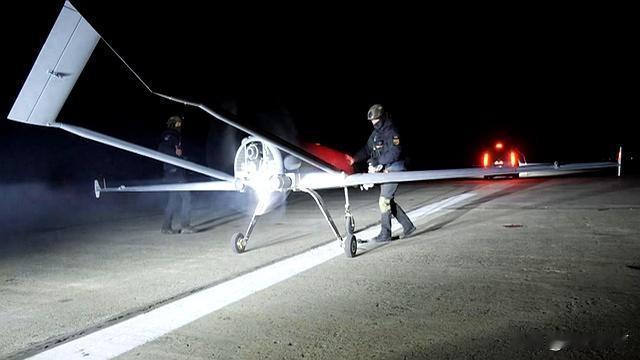 谈归谈打归打，11月26日，泽连斯基下令全面还击，俄罕见承认损失巨大，这是失算了