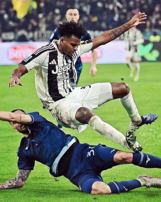 尤文图斯2-2拉齐奥，斯帕莱蒂谈卡瓦尔被对手侵犯：“点球？那是裁判可以随意解