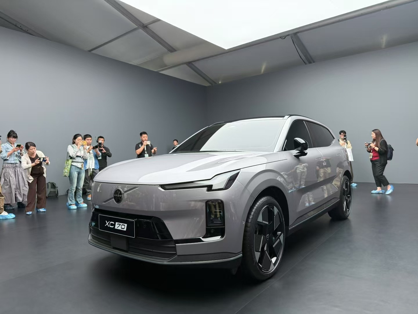 车若初见这车挺眼熟啊？沃尔沃盘活了“XC70”，二十年后，XC70竟然