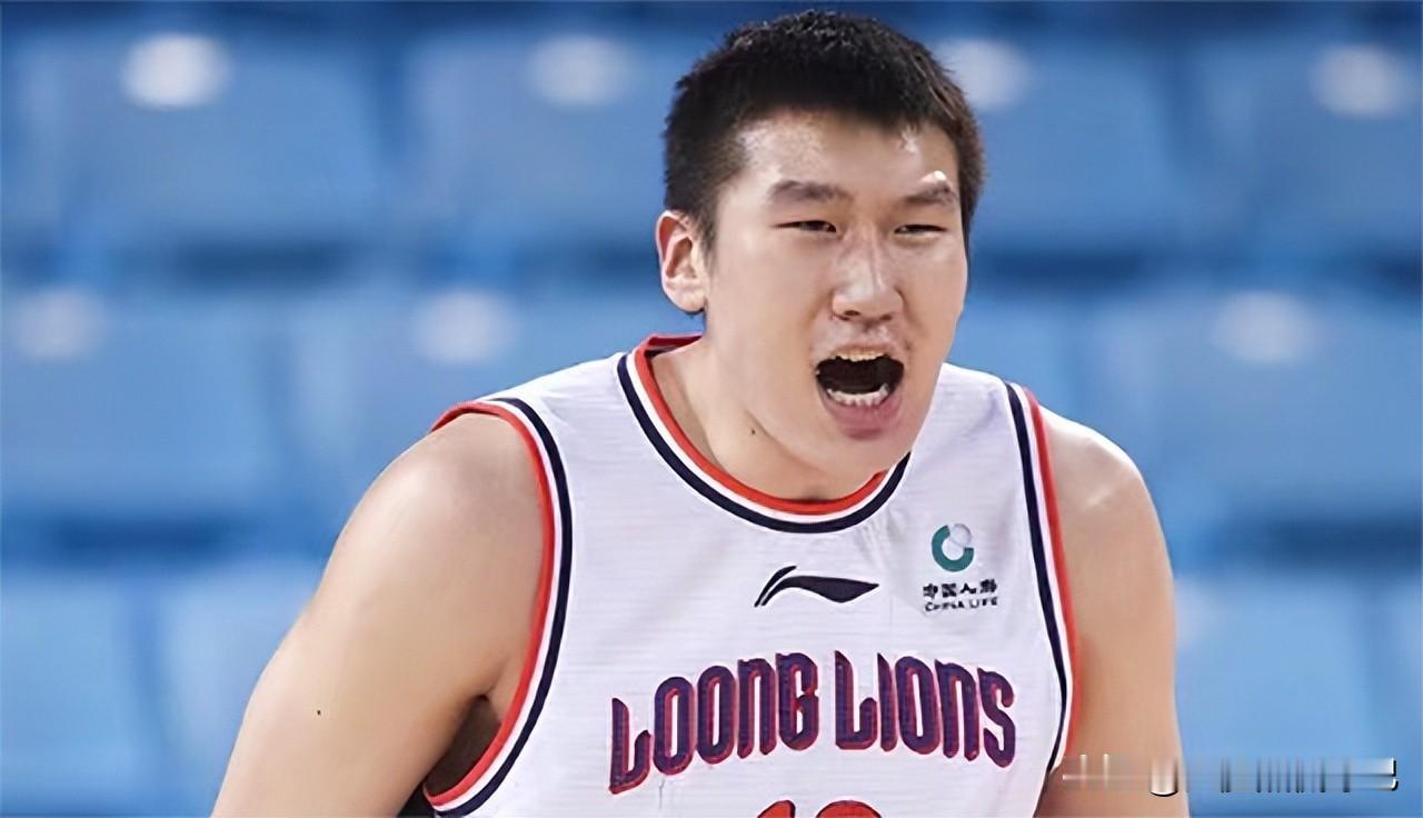 潜力新星+现金换李炎哲？有消息称，为了补强内线，广东正在跟新疆做一笔交易，广东