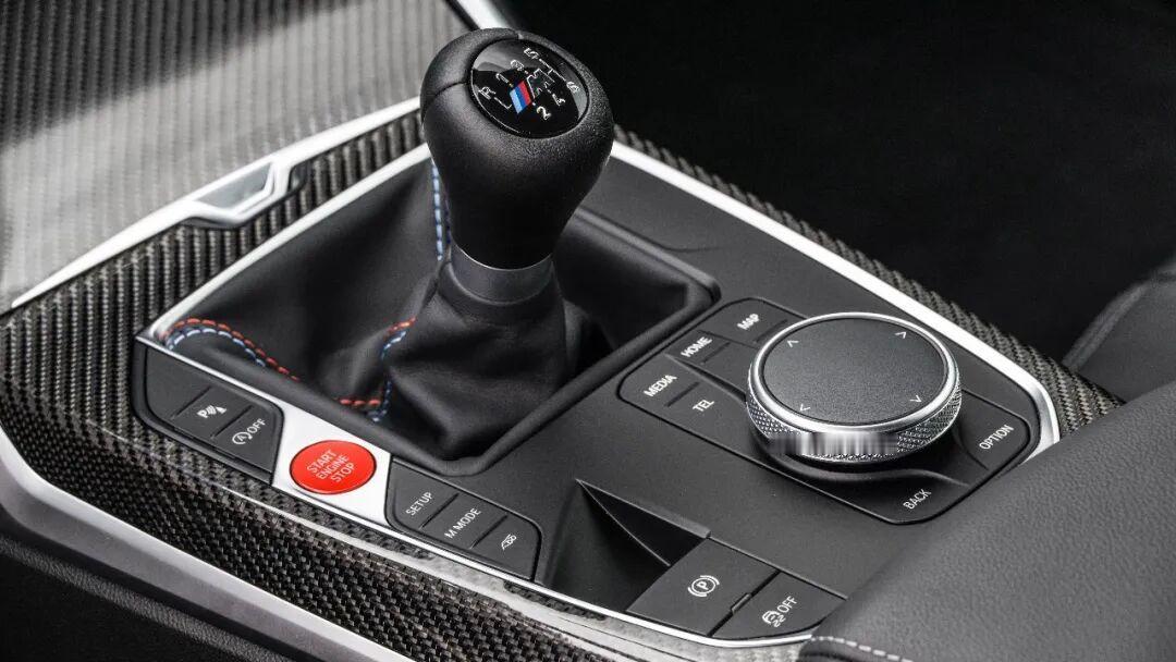 宝马申请手动变速箱防错“黑科技”！新专利可通过传感器监控转速与挡位，物理锁定可能
