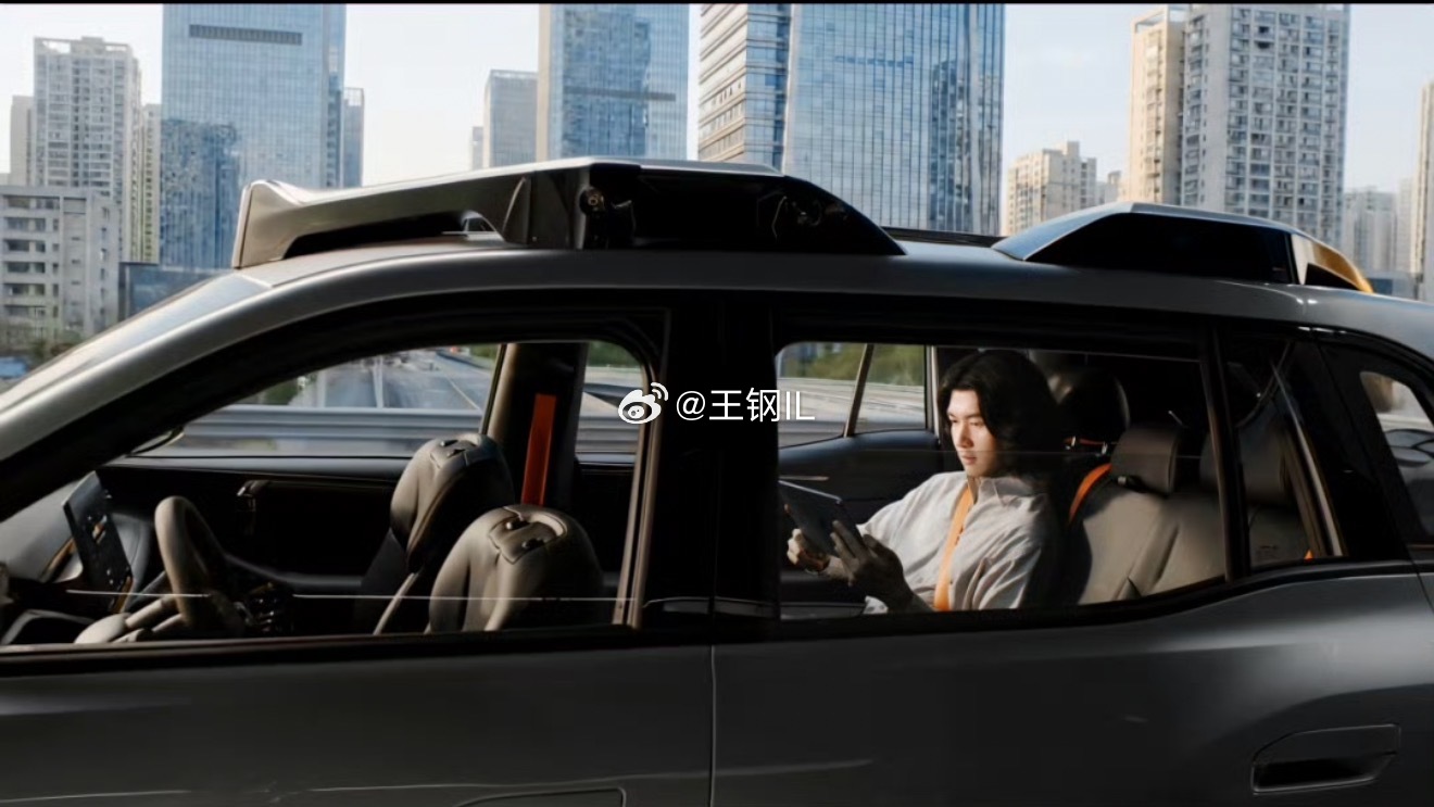 又有一个关于无人驾驶的好消息跟大家分享一下：广汽埃安R2Robotaxi今日量