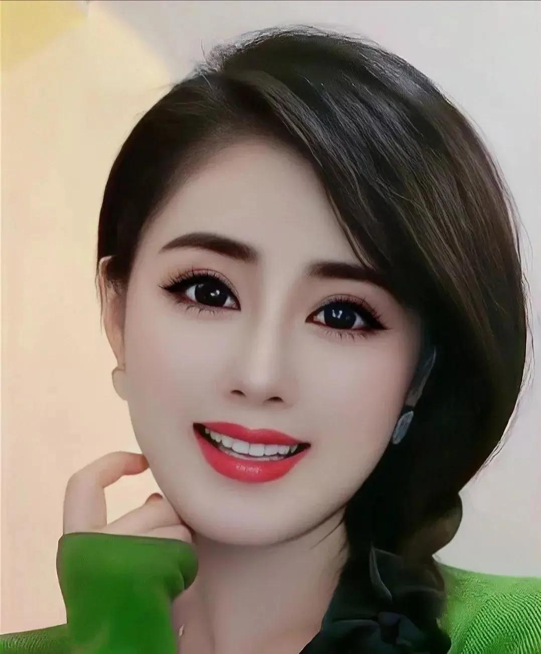 表弟媳妇在大城市当月嫂，今年过年回来，要离婚表弟媳妇打小就不是安分的性子，嫁