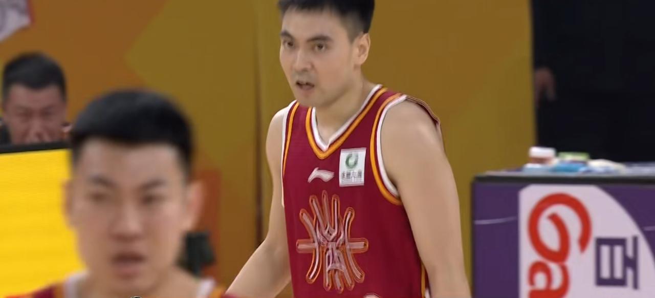1月4日晚CBA这场山西汾酒男篮和江苏男篮的焦点之战，着实让人看得过瘾！山西队以