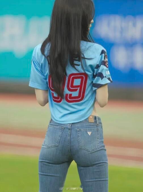 崔乂园牛仔裤​​​