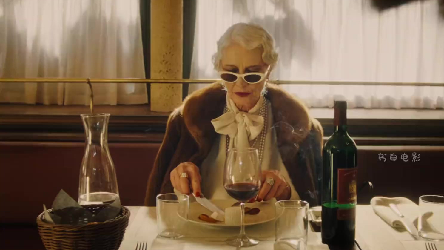 《美丽毒素》第1集：揭秘X病惊悚真相 | 2026最新惊悚美剧解析