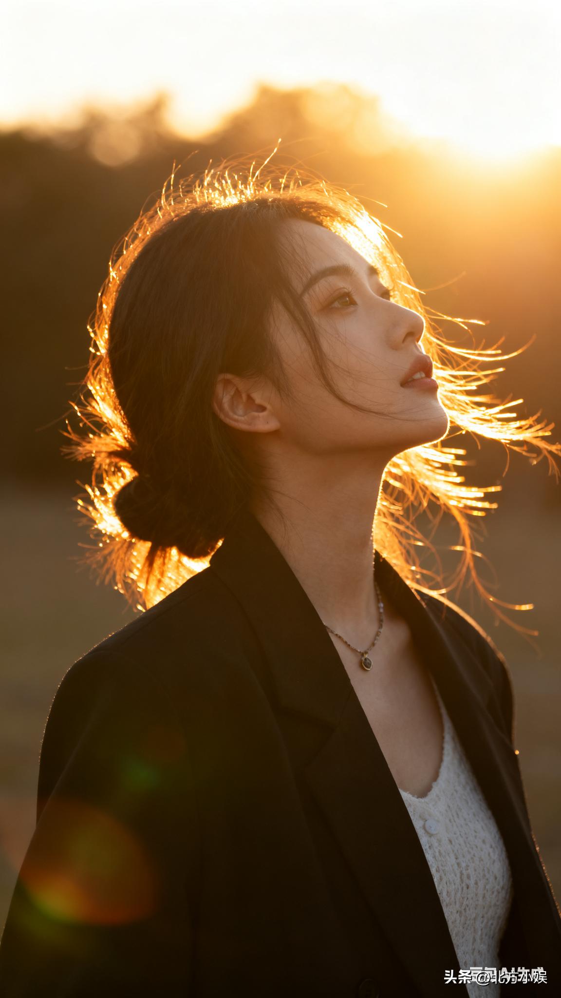 这就是单亲妈妈的孤立无援啊。无奈又可悲!单位一位女同事离婚了，自己独自一人带着