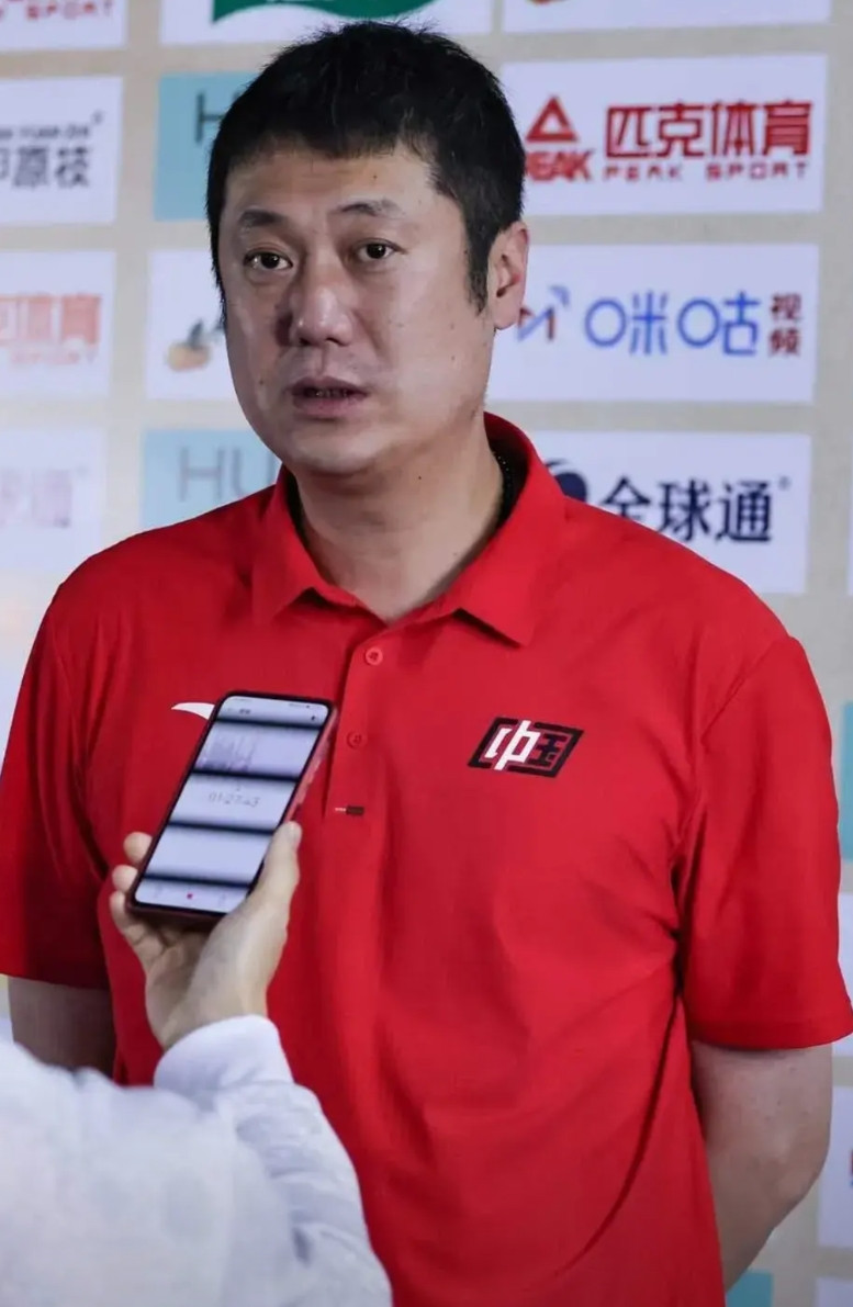 赵勇带中国女排去漳州集训，备战世锦赛，誓将青春风暴进行到底，不撞南墙不回头啊！
