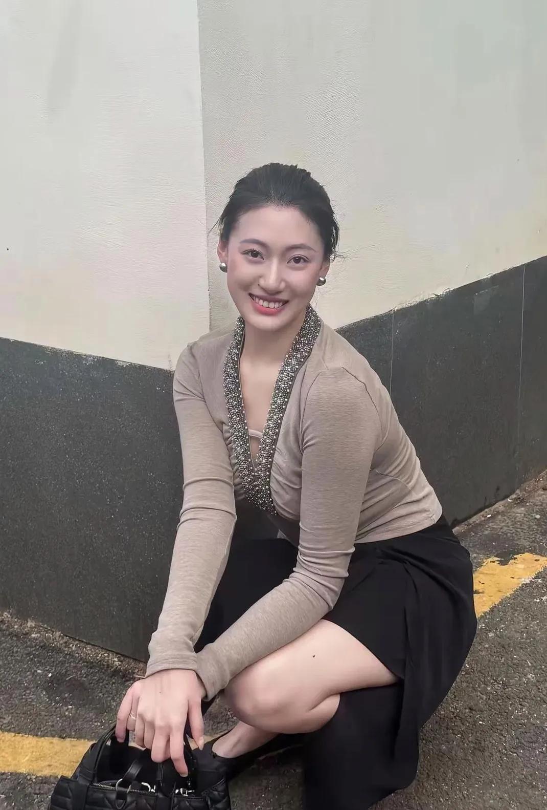 笑的背后是咬牙坚持，到了中年才能体会！