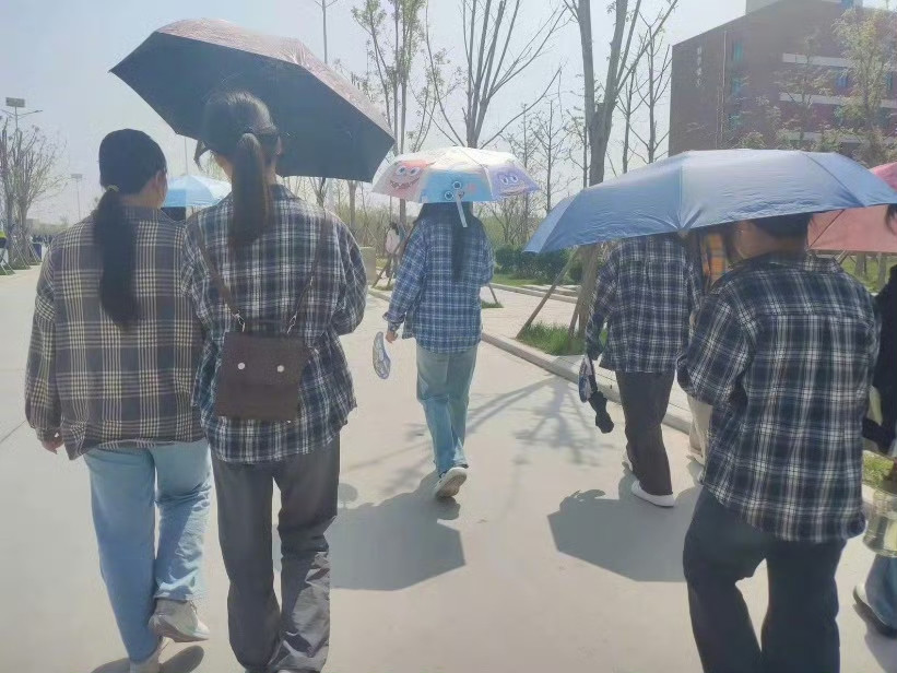 大学生撞衫就像呼吸一样简单