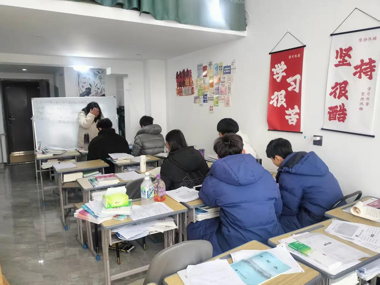 孩子成绩垫底，补课是救命稻草还是智商税？——一位陪跑6年家长的血泪复盘1️