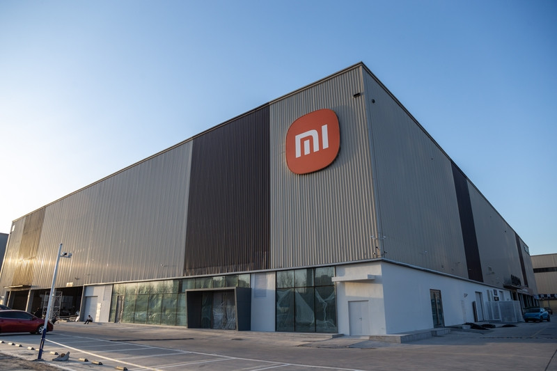 小米汽车好像真有点卖不动了。雷军定了2026年卖55万辆的目标，可一季度才交付约