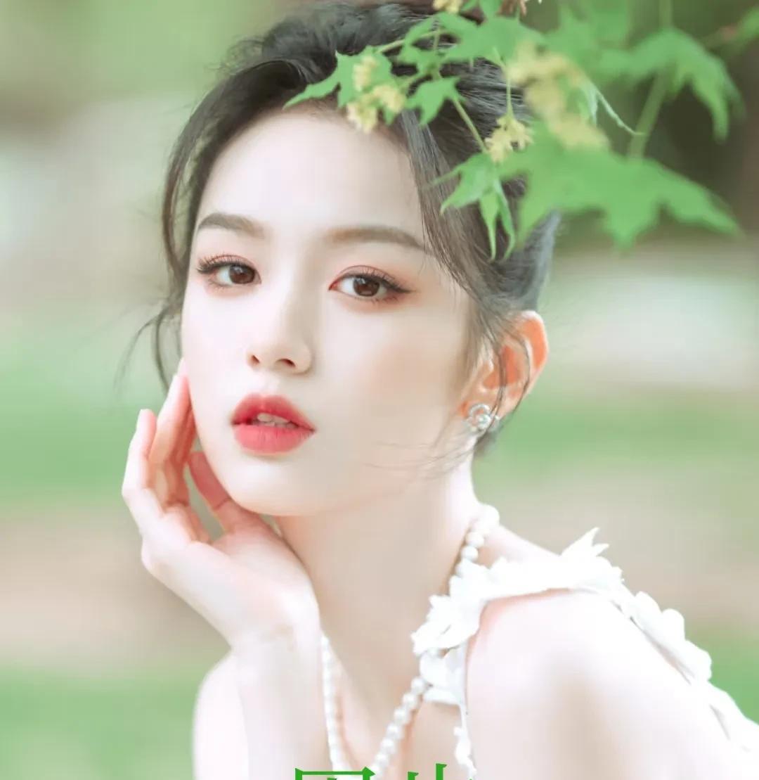 内娱六位女神级别的演员，你最喜欢哪一位？1.周也2.刘浩存3.王楚然4.