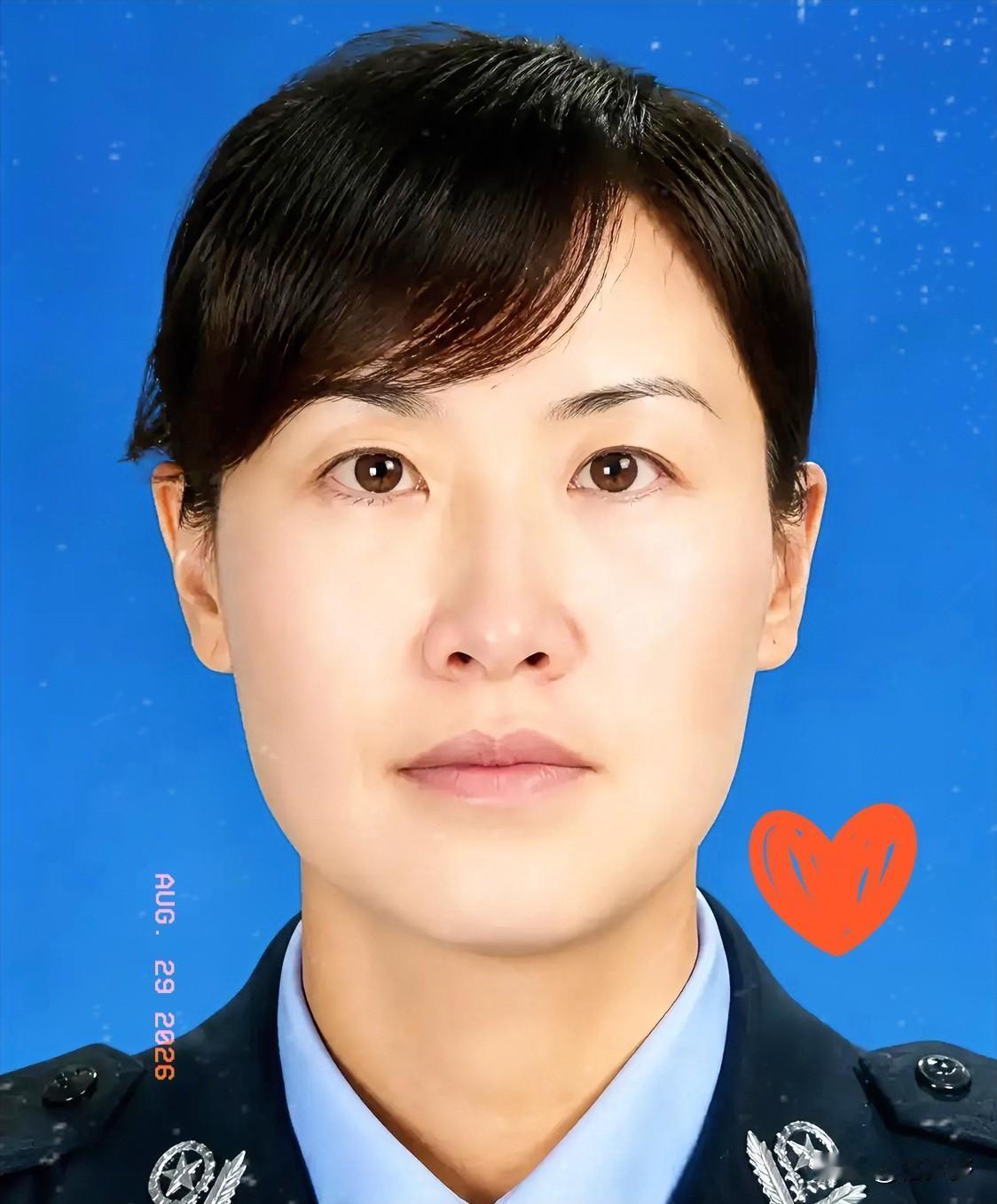 看到山西曲沃女警贾军霞的消息，心里久久不能平静。十六载光阴，从青春韶华到因公