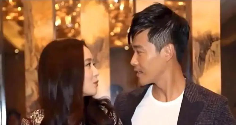 5%股份，佟丽娅一夜杀回主桌。前妻变股东，签字笔咔哒一声，比婚礼誓言更响。2