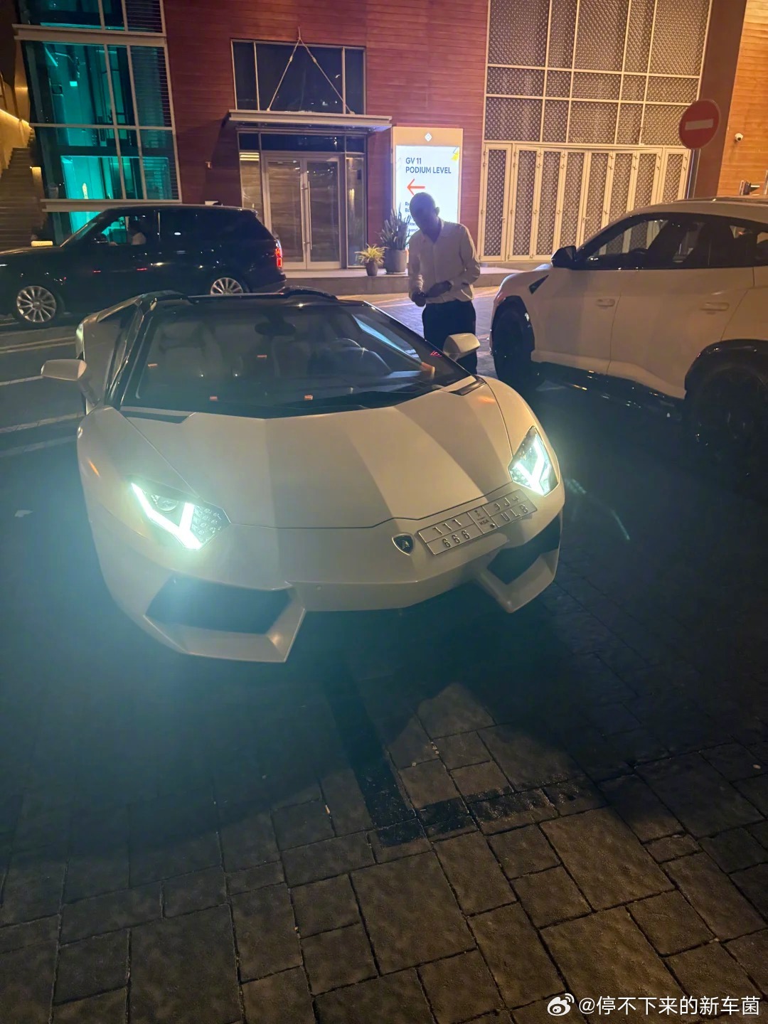 还得是这种车牌，不影响车的颜值[点赞]​​​