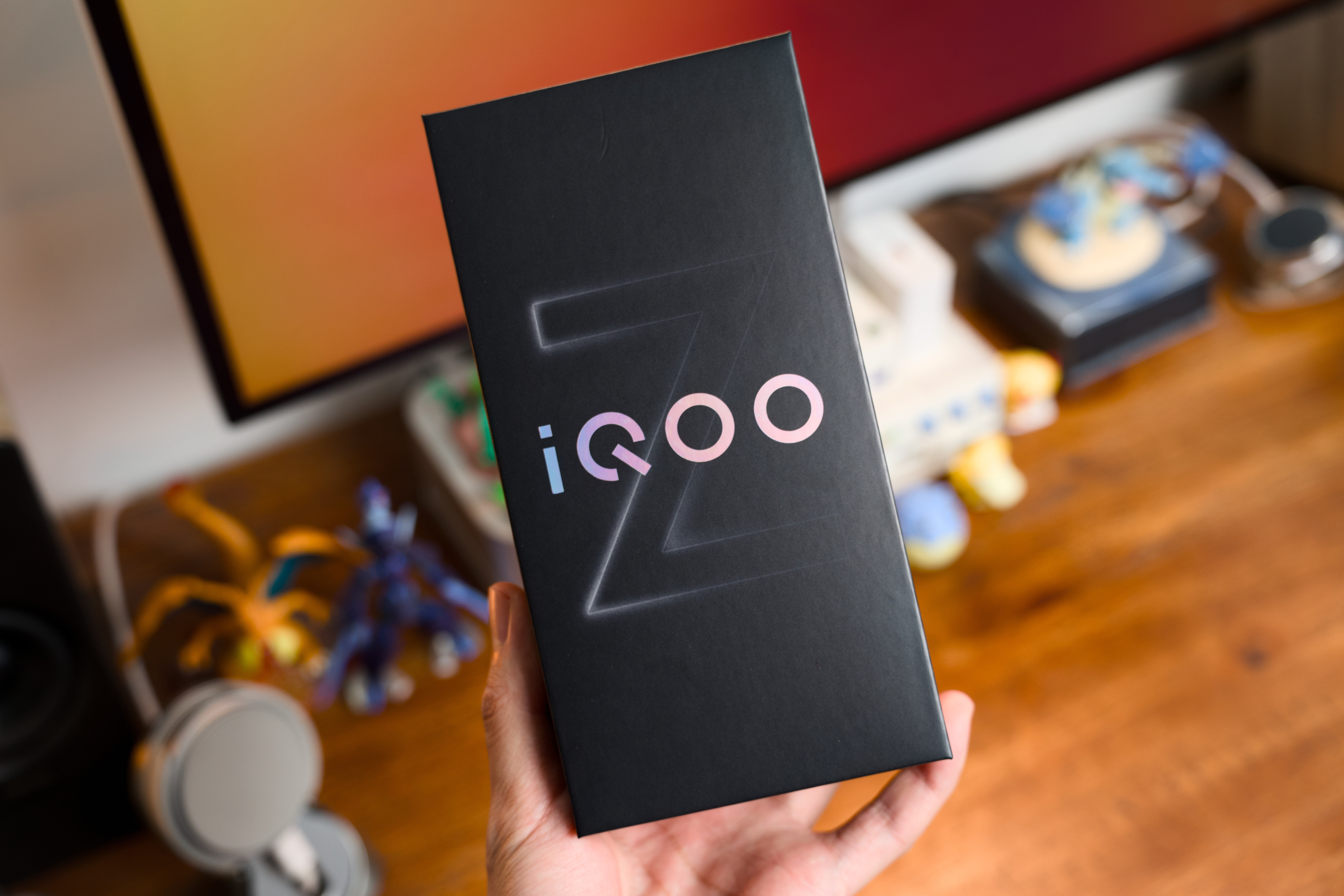 iQOOZ11Turbo极夜黑我对6.59寸的机型先天就有好感，它既不算