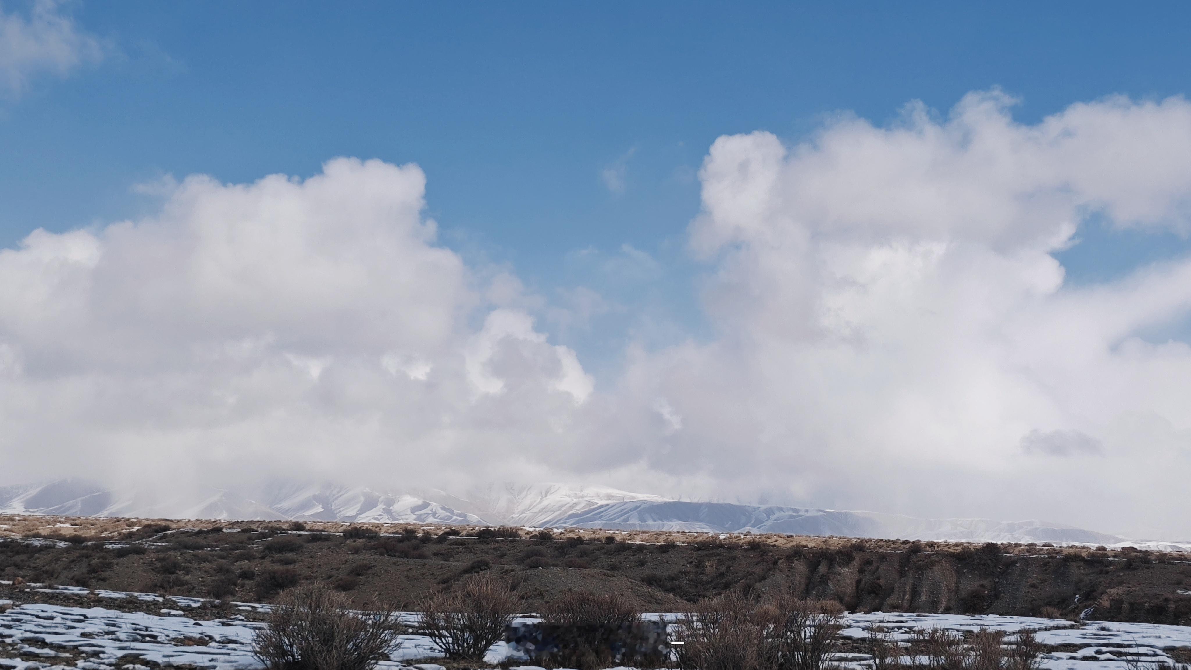 今天也是去雪地打滚儿了南疆的雪不算太厚雪线也在2500以上海拔但好在气