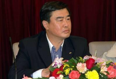 阎世铎：2002年1月，南勇在完成国足十强赛任务后，又投身裁判风波处置工作。连日