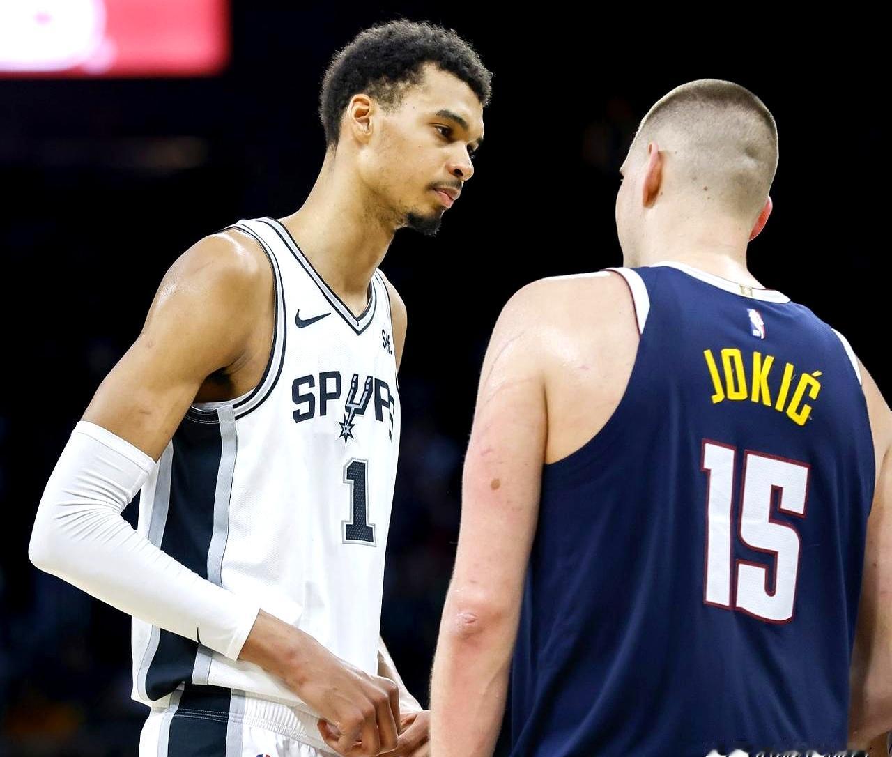 马刺队真是走了大运，躺着进下一轮的节奏？文班亚马脑震荡刚好，复...