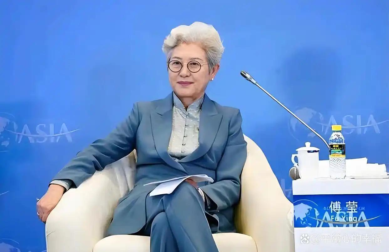 你知道中国外交天团的学历有多卷吗？原来他们能硬刚西方、震慑全场，靠的从不是虚张声