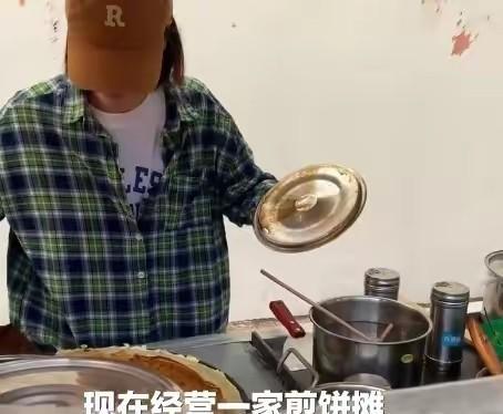 河北一24岁女孩结婚当天，手拿照片对着镜头说：“我是一名被拐儿童，希望亲生父母能
