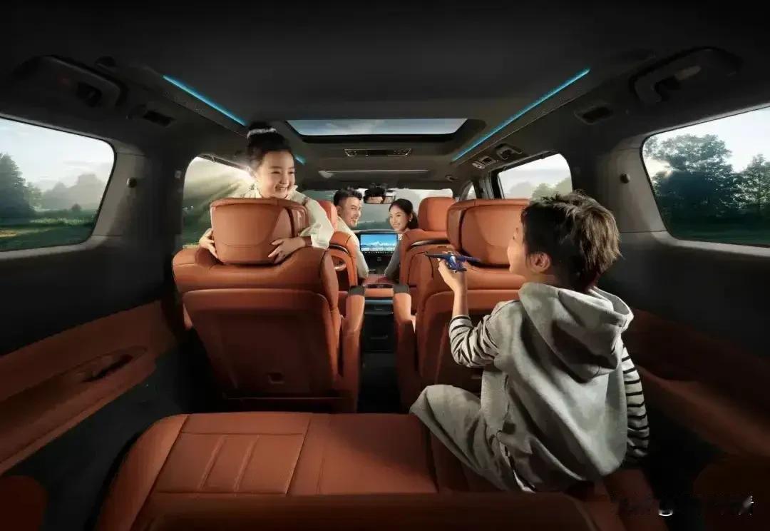 坐过传祺M8宗师，其他MPV都成了将就！周鹏诚不欺我👑被篮球八冠王周鹏力