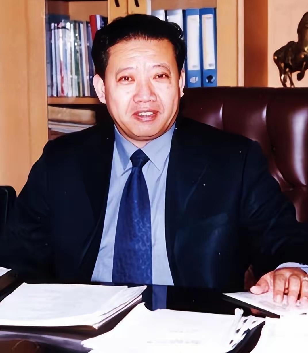 共苦发妻助他百亿帝国，他却出轨生子、挥刀相向！葵花药业前董事长终食恶果20