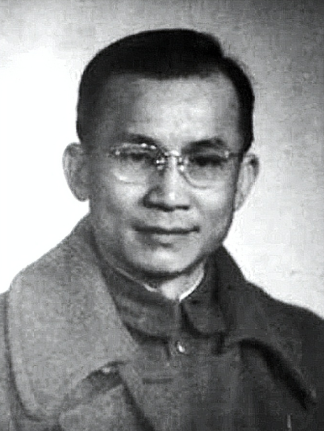 1943年6月，陕甘宁边区保安处处长陈泊，查阅毛主席近期日程表，得知两天后的上午