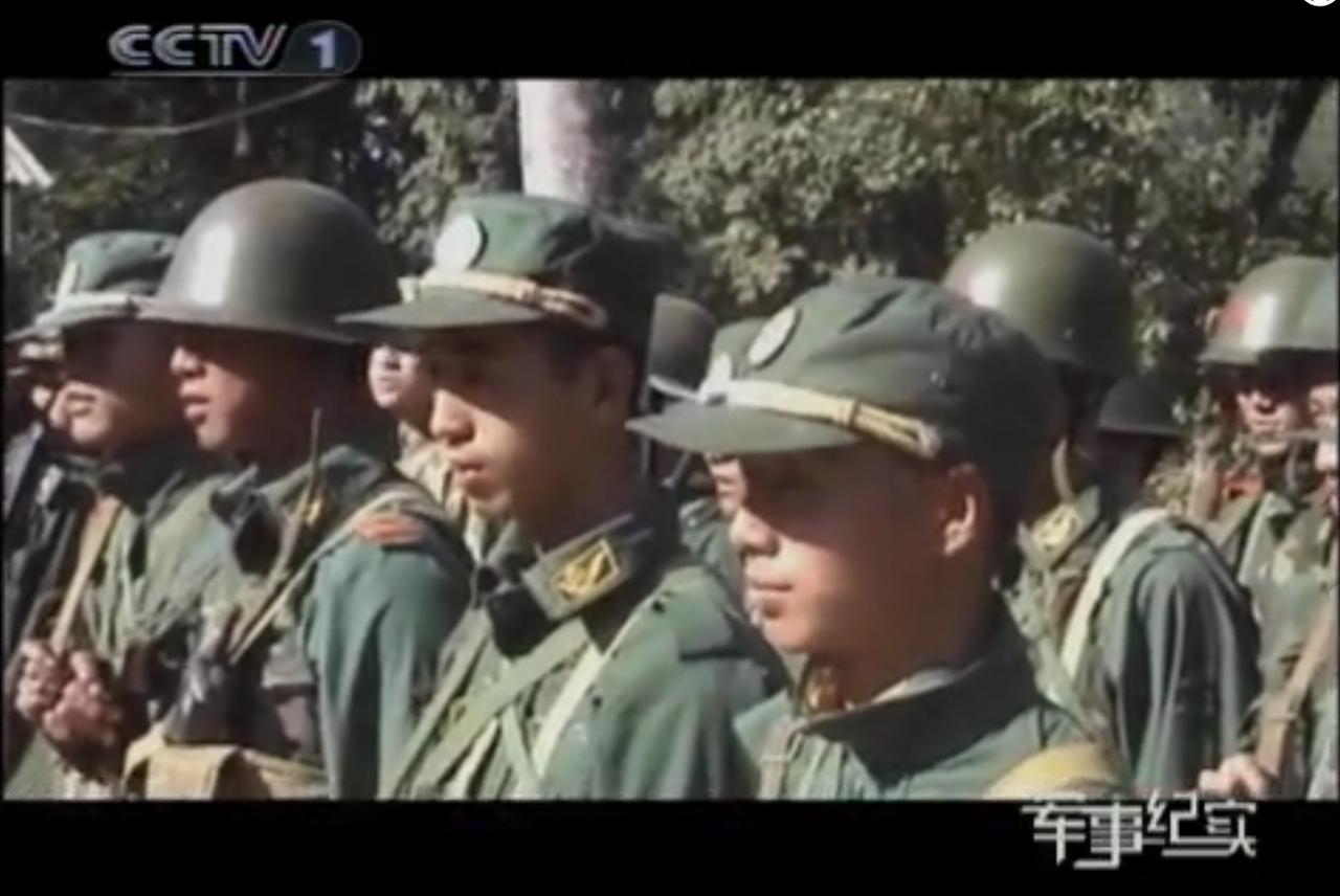 十几年前，武警边防部队追捕越境持枪外籍逃兵的记录片，可以看出当时装备很落后，很多