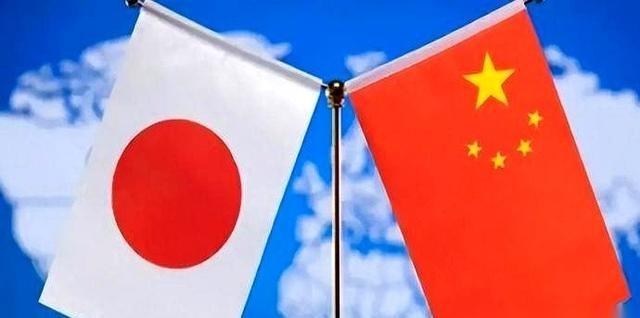 日本媒体的风向，一夜之间全变了。前几天还叫嚣着要“对华强硬”，话音刚落，现在整版