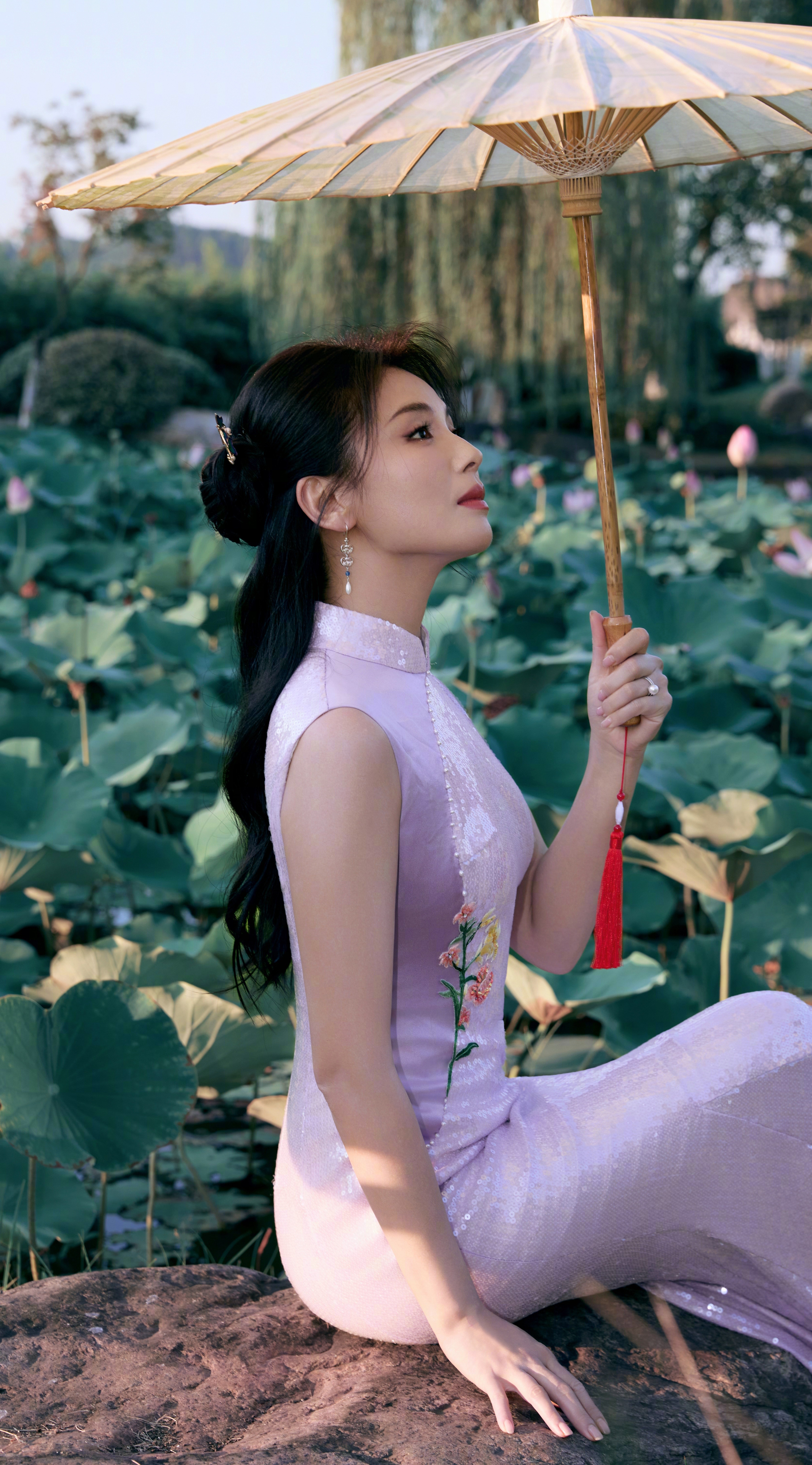 郝蕾刘涛别试探了有市场刘涛淡紫色新中式旗袍这妖娆的熟妇身材气质太喜欢了